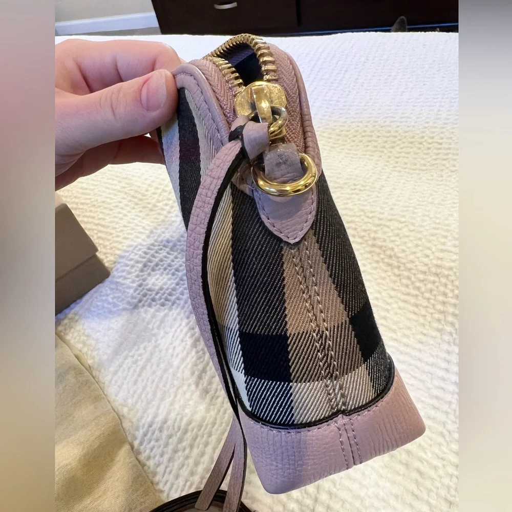 Burberry Abingdon Crossbody Bag - Picture 5 of 10